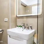 Apartamento 912 *