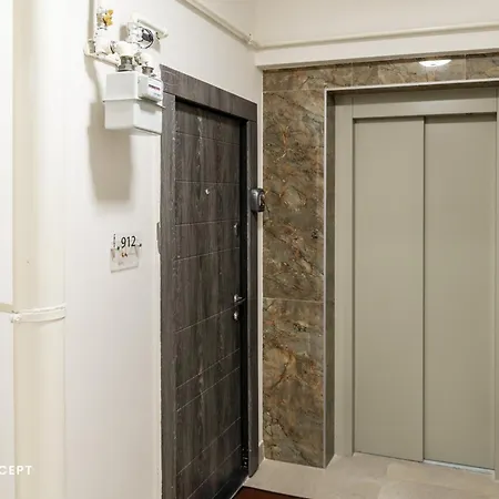 Apartment 912
