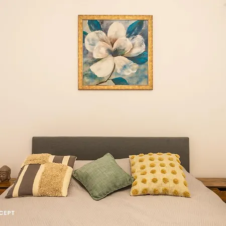 912 Apartment *