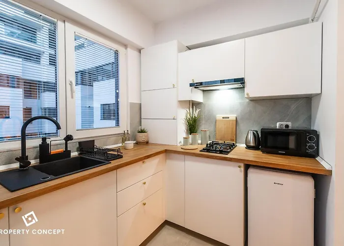 Apartment 912 *